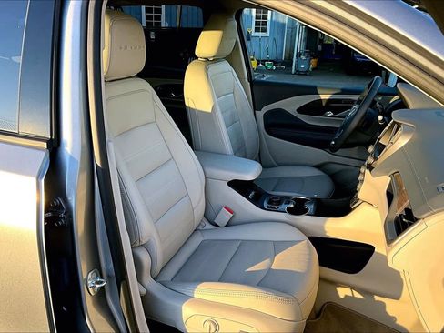 Used 2023 GMC Terrain Denali image 9