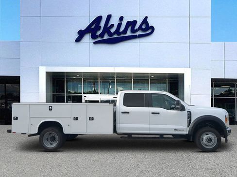 New 2025 Ford F450 XL image 1