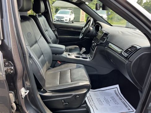 Used 2020 Jeep Grand Cherokee Overland AWD/4WD image 38