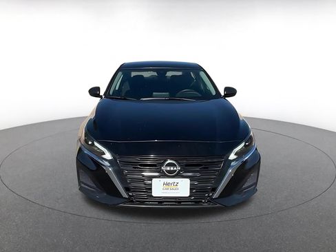 Used 2025 Nissan Altima 2.5 SV FWD image 3
