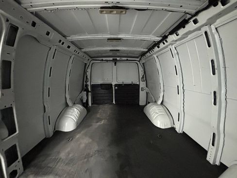 Used 2023 GMC Savana 2500 Extended RWD image 22