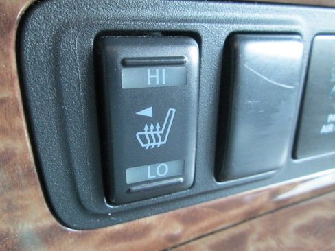 Used 2020 Nissan Armada SL w/ Premium Package image 22