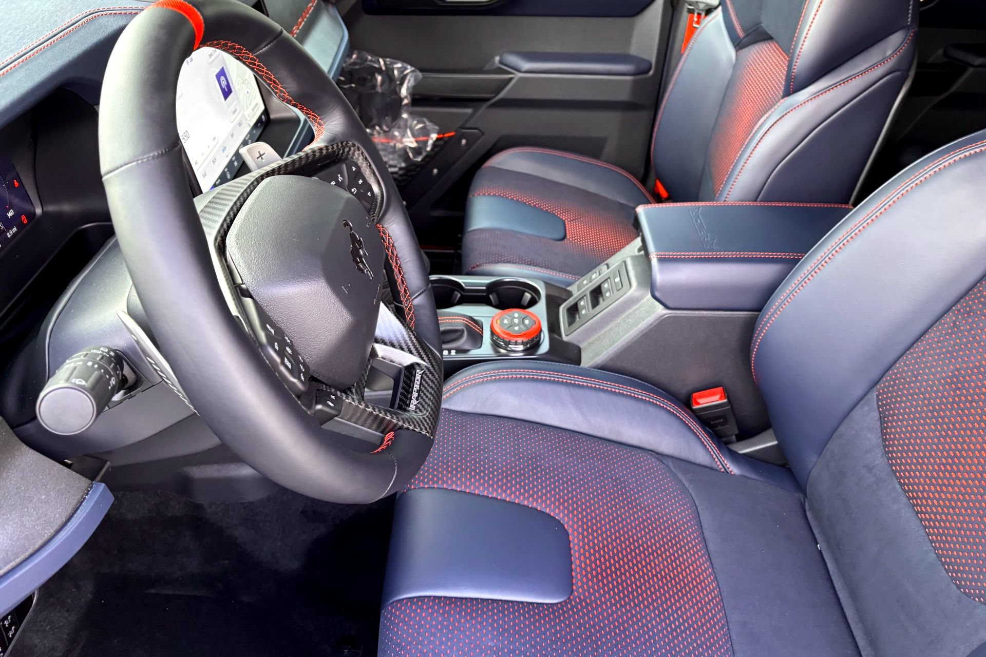 New 2025 Ford Bronco Raptor w/ Interior Carbon Fiber Pack AWD/4WD image 8