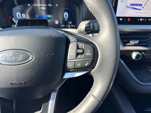 Used 2025 Ford Explorer Platinum image 19