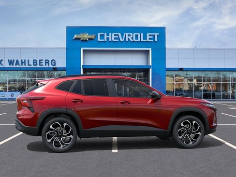 New 2026 Chevrolet Trax RS w/ Sunroof Package FWD image 29