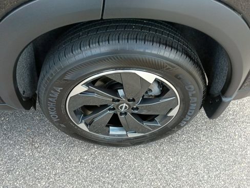 Used 2025 Nissan Rogue SV w/ SV Premium Package FWD image 22