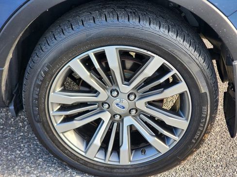 Used 2019 Ford Explorer Platinum image 15