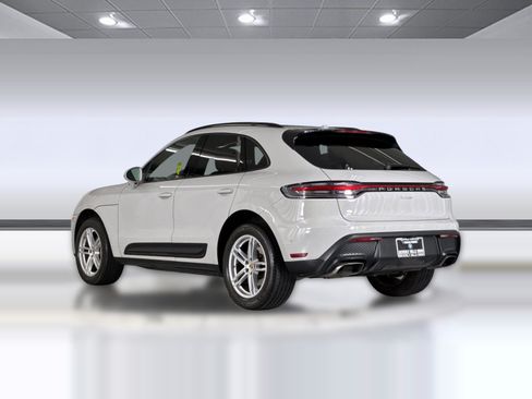 Used 2023 Porsche Macan AWD/4WD image 3