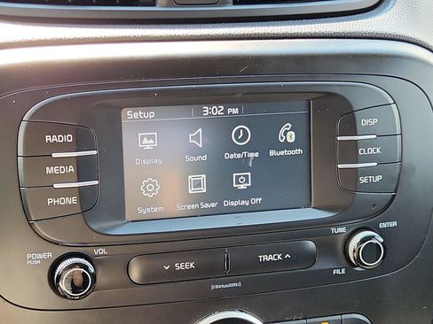 Used 2017 Kia Soul + FWD image 22