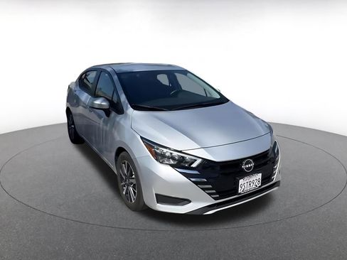 Used 2025 Nissan Versa SV FWD image 3