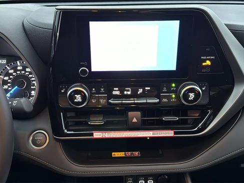 New 2026 Toyota Highlander XLE image 31