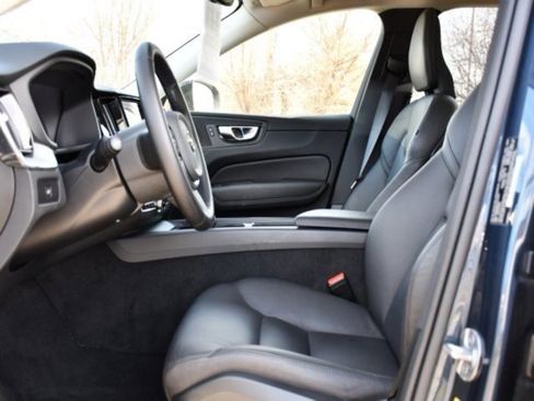 Certified 2025 Volvo XC60 B5 Plus image 12