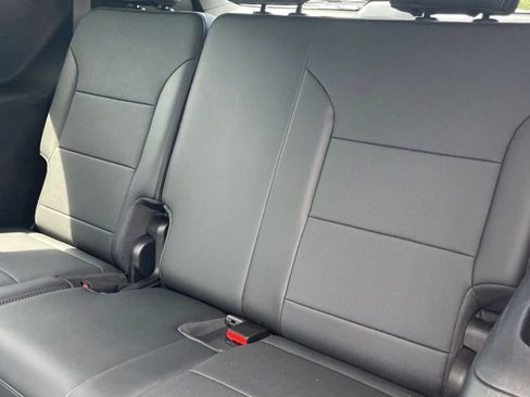 Used 2025 Buick Enclave Preferred FWD image 14