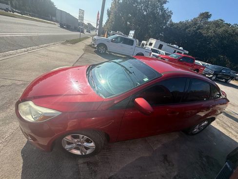 Used 2012 Ford Focus SE image 4