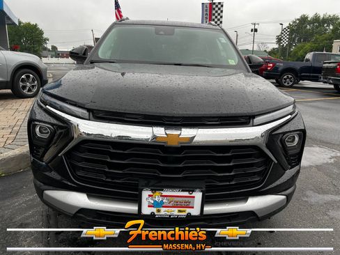 Used 2026 Chevrolet TrailBlazer LT AWD/4WD image 2