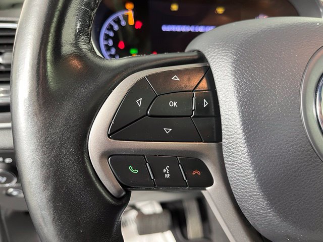 Used 2020 Jeep Grand Cherokee Overland AWD/4WD image 18