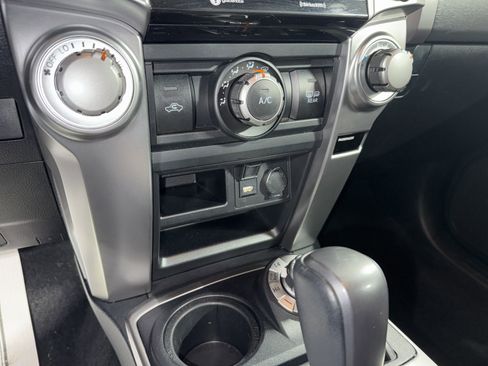 Used 2024 Toyota 4Runner SR5 AWD/4WD image 23