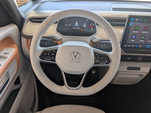 Used 2025 Volkswagen ID. Buzz Pro S Plus RWD image 25