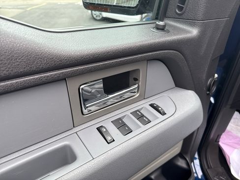 Used 2011 Ford F150 XLT w/ XLT Chrome Pkg image 9