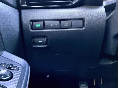 Used 2024 Nissan Sentra SV FWD image 33