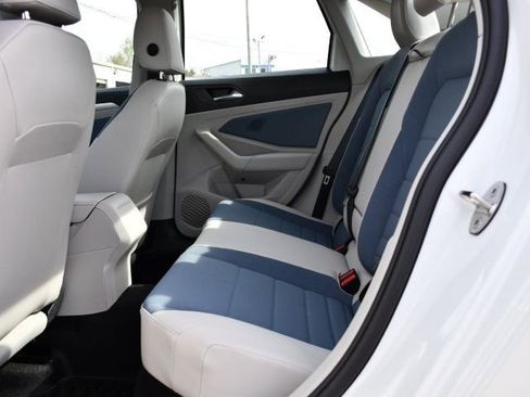 New 2026 Volkswagen Jetta SE FWD image 17