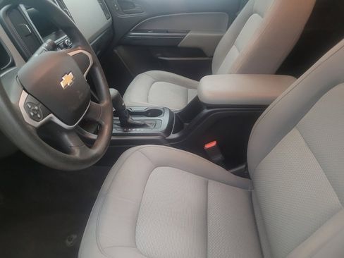 Used 2019 Chevrolet Colorado W/T w/ WT Convenience Package RWD image 17
