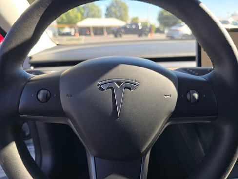 Used 2023 Tesla Model 3 Standard Range image 22