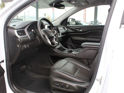 Used 2023 GMC Acadia SLT image 11