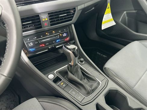 New 2025 Volkswagen Jetta SE image 13