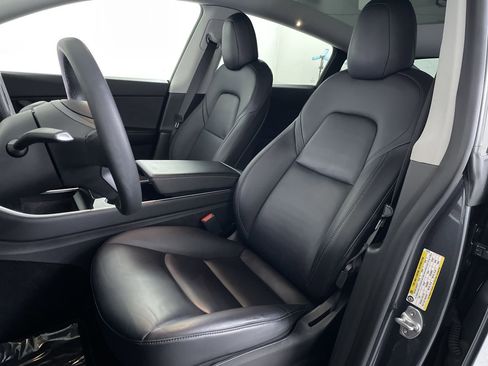 Used 2021 Tesla Model Y Long Range image 12