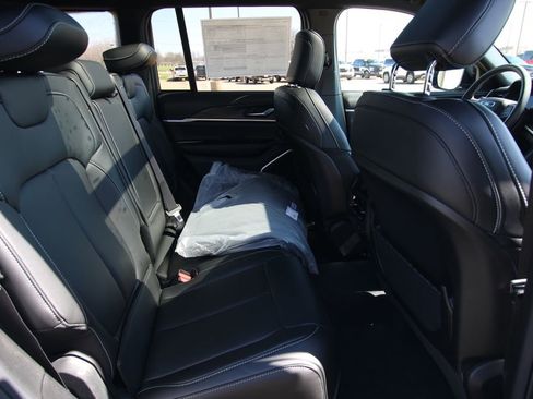 New 2026 Jeep Grand Cherokee Limited image 9