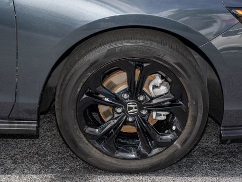 Certified 2025 Honda Accord SE image 39
