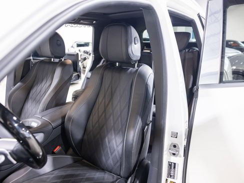 Used 2024 Mercedes-Benz Maybach GLS 600 4MATIC image 37