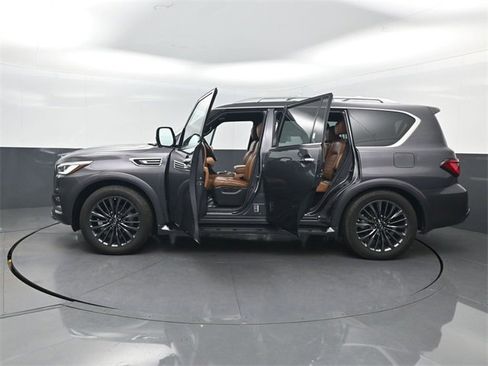 Used 2022 INFINITI QX80 Sensory w/ All-Season Package image 45