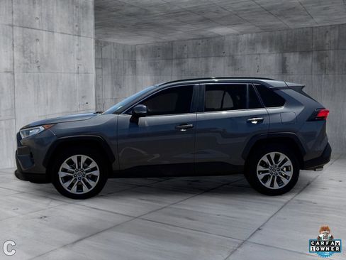 Used 2019 Toyota RAV4 XLE Premium w/ Cold Weather Package AWD/4WD image 3