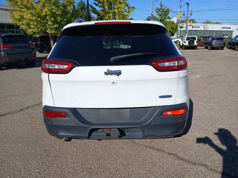 Used 2017 Jeep Cherokee Latitude w/ Safety/Convenience Group image 6
