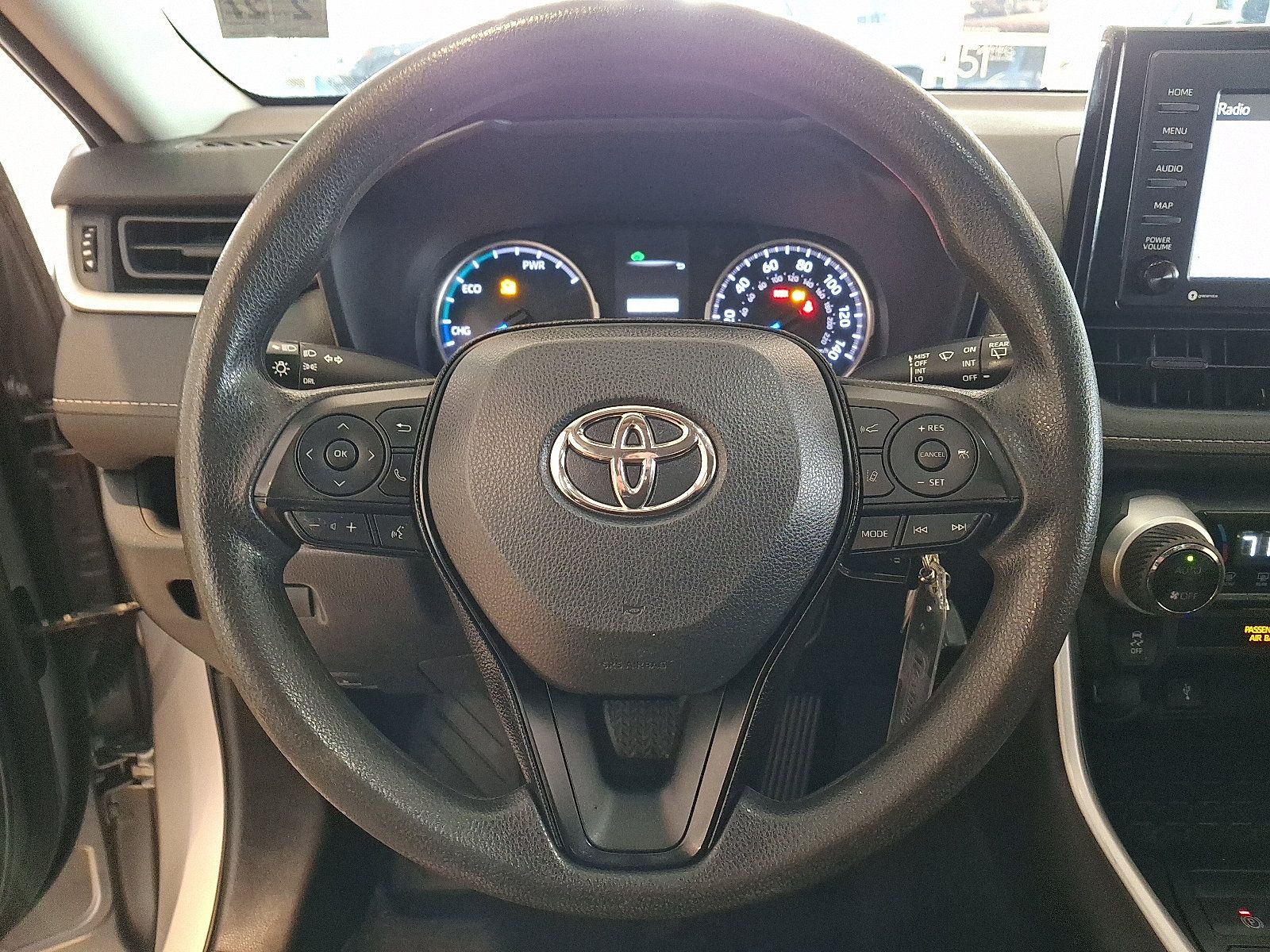 Certified 2022 Toyota RAV4 LE w/ Carpet Mat Package (TMS) AWD/4WD image 19