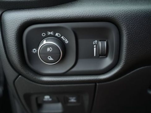 New 2026 RAM 1500 Express AWD/4WD image 31