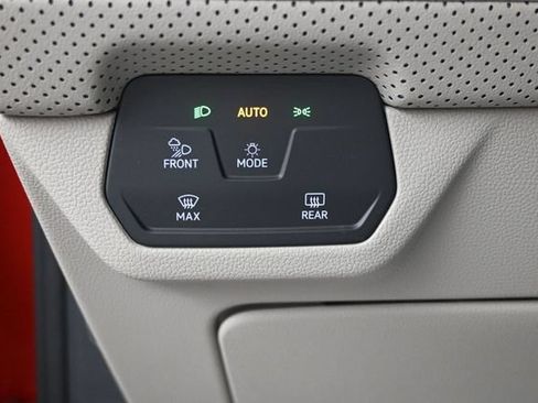 Used 2024 Volkswagen Atlas SE AWD/4WD image 8