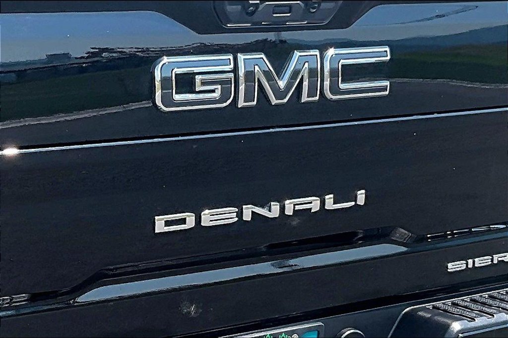 Used 2025 GMC Sierra 3500 Denali Ultimate AWD/4WD image 8