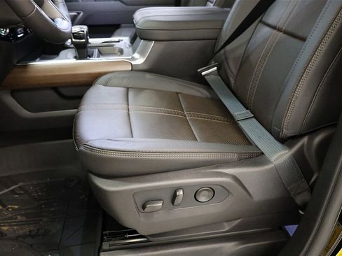 New 2026 Chevrolet Silverado 1500 High Country w/ High Country Premium Package AWD/4WD image 17