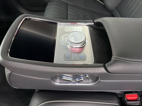Used 2025 Genesis G90 3.5T AWD/4WD image 14