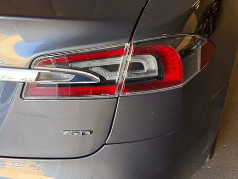 Used 2017 Tesla Model S 75D AWD/4WD image 36