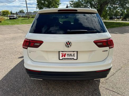 Used 2019 Volkswagen Tiguan SE w/ Panoramic Sunroof Package image 8