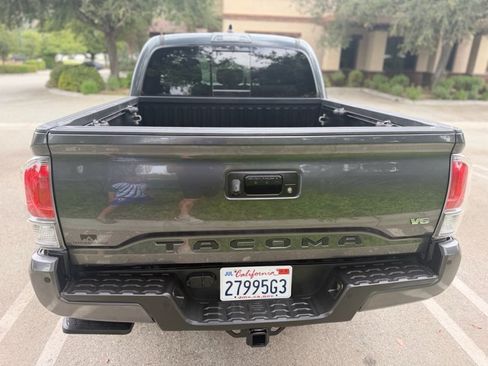 Used 2021 Toyota Tacoma TRD Off-Road w/ Technology Package AWD/4WD image 4