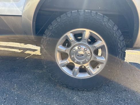 Used 2012 Ford F250 Lariat w/ Lariat Interior Pkg image 12