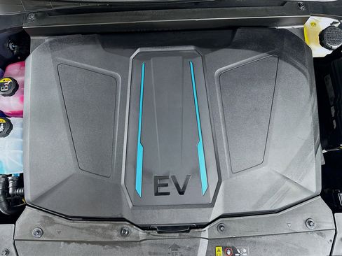 Used 2023 Hyundai Ioniq 5 SE w/ Cargo Package image 32