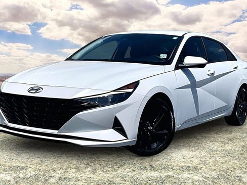 Used 2021 Hyundai Elantra SEL w/ Cargo Package FWD image 3