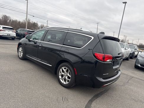 Used 2019 Chrysler Pacifica Limited w/ Advanced Safetytec Group image 5