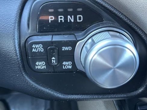 Used 2019 RAM 1500 Laramie image 29